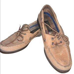 Sperry’s Topsider boat shoe tan/brown